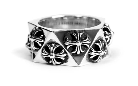 Best Ways to Wear a Chrome Hearts Hoodie in Summer