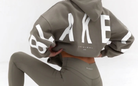 Effortless Cool: Why the Blakely Hoodie Is a Wardrobe Essential