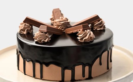 What Are the Most Popular Luxury Cake Flavours?